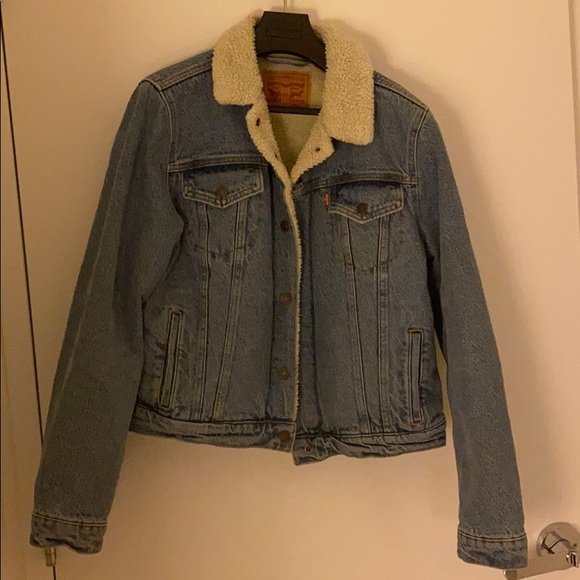 Levi's Jackets & Blazers - Women’s Levi’s Denim Sherpa Trucker Jacket L